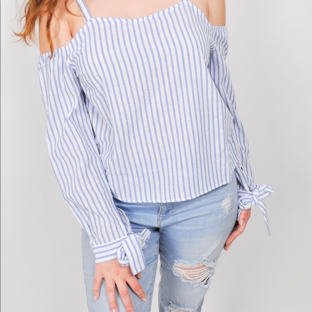 Stripe shirt with bows